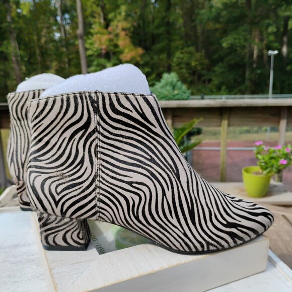 Zebra Print Leather Ankle Booties – Size 6W – Pointed Toe Block Heel - Picture 1 of 4